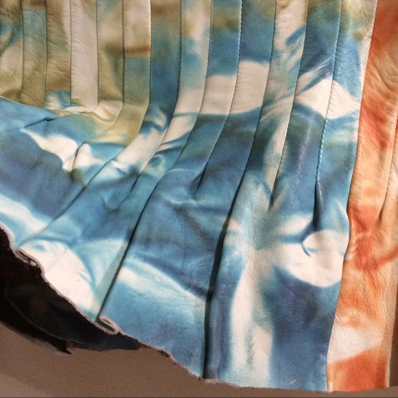 đź’•Amazing and unique leather tie dye jacketđź’• - Picture 11 of 16